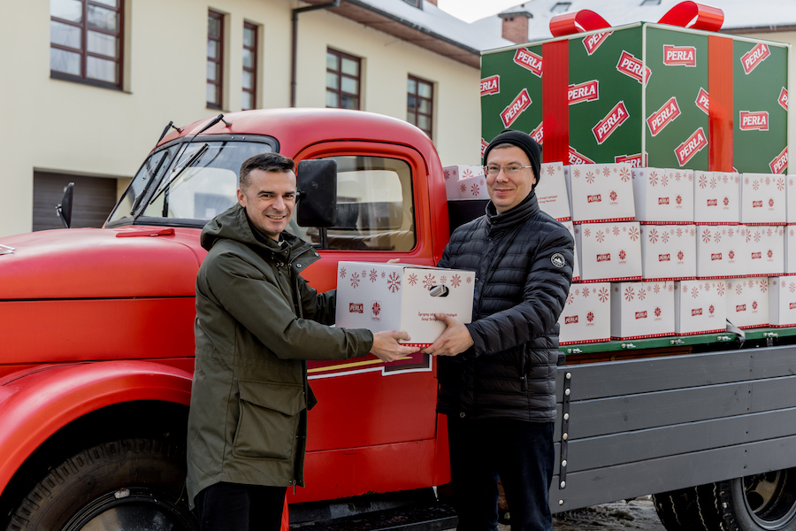 Świąteczne paczki żywnościowe od Perły dla podopiecznych Caritas